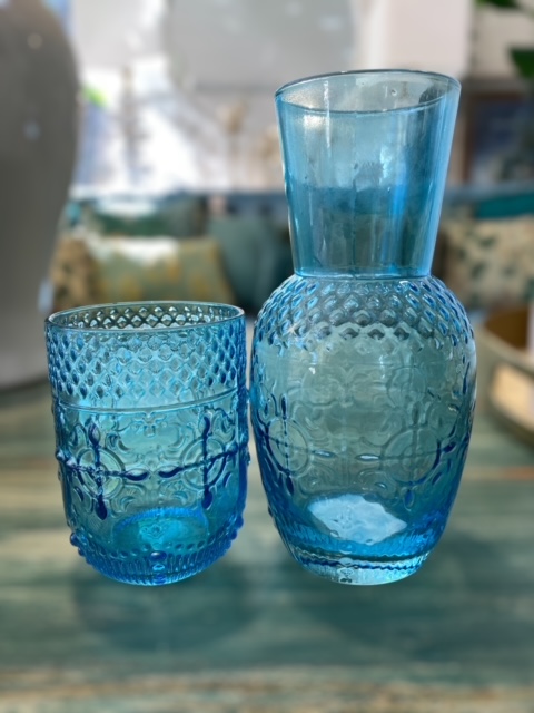 Botellón con vaso azul
